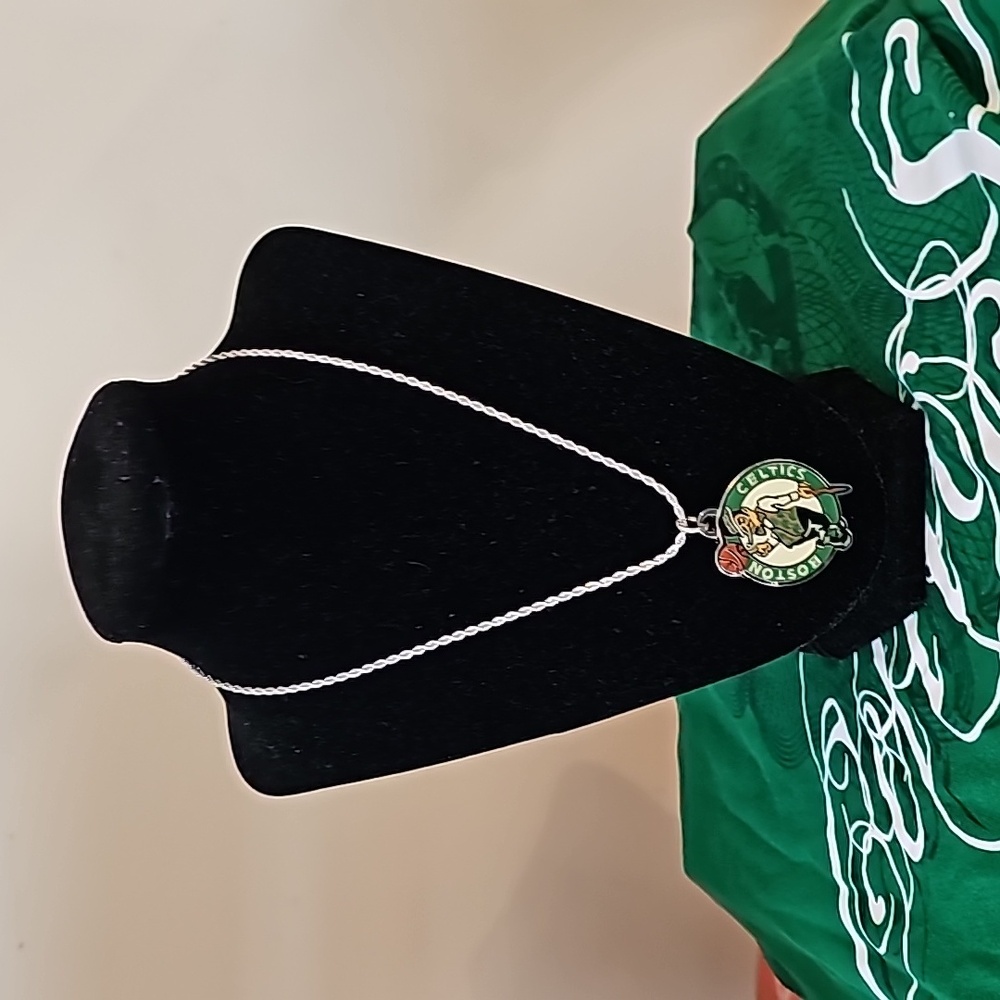 Boston Celtics necklace, 2" metal pendant on 18" stainless steel rope chain